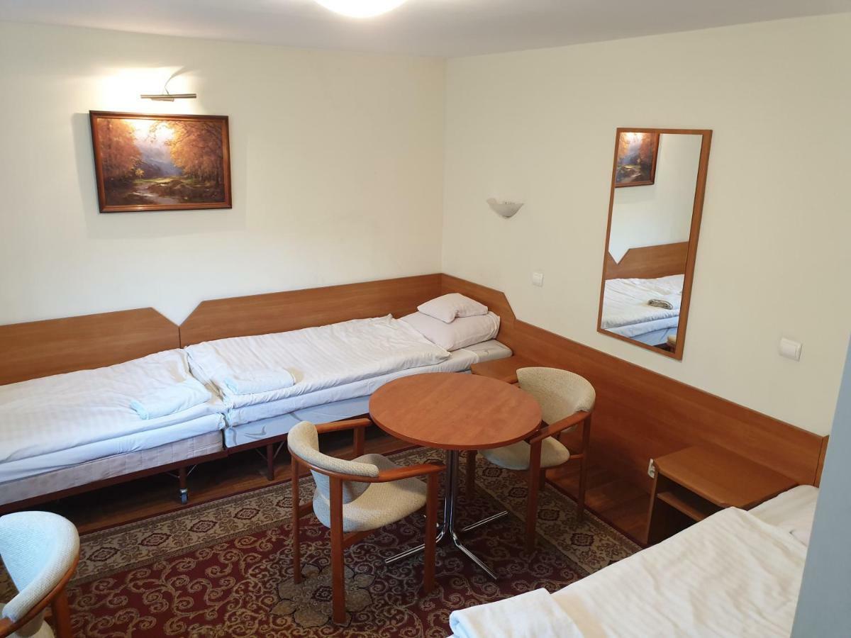 科莫特汽车旅馆 Przeźmierowo 外观 照片